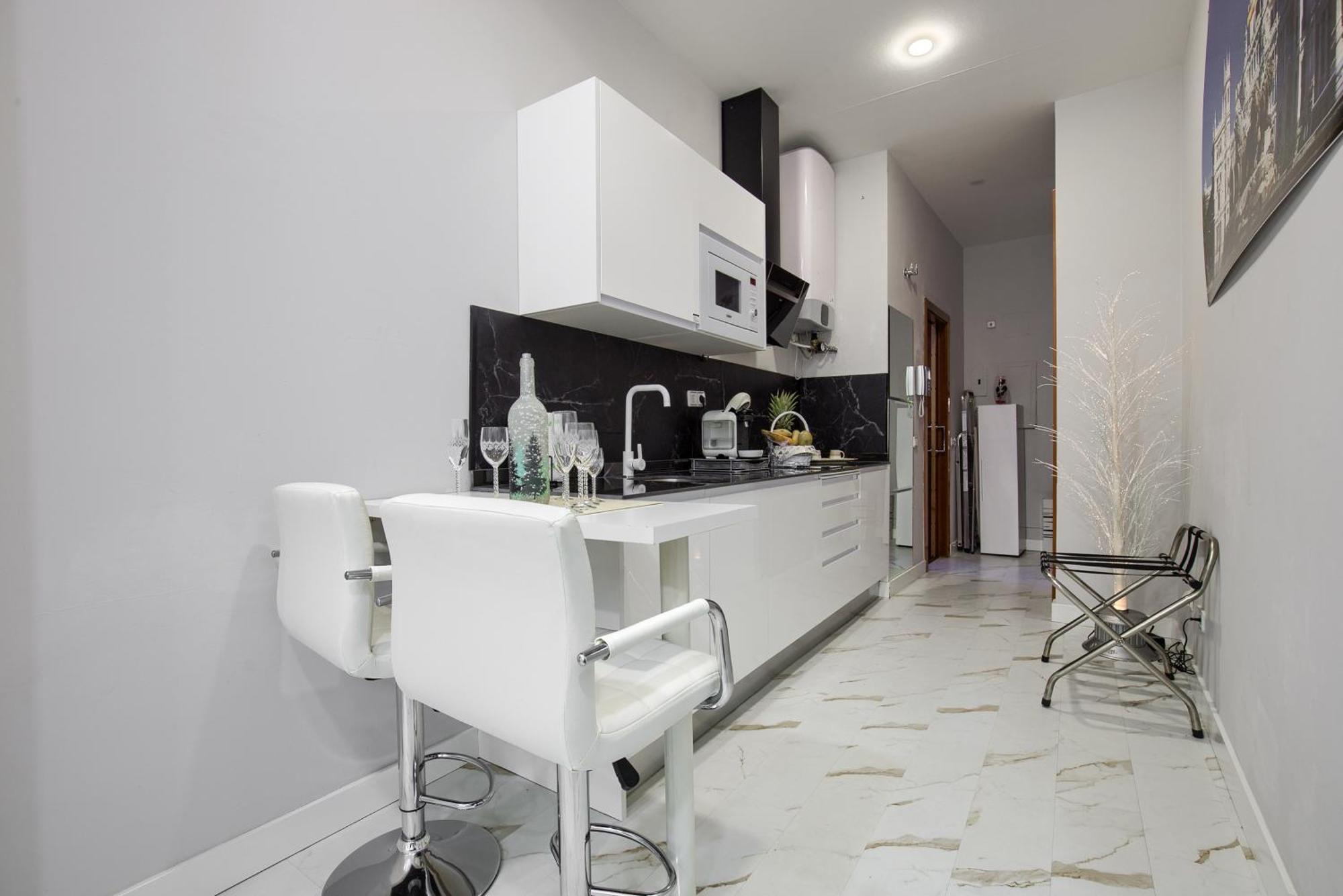 Lovely Apartment In Gran Via Madrid Bagian luar foto